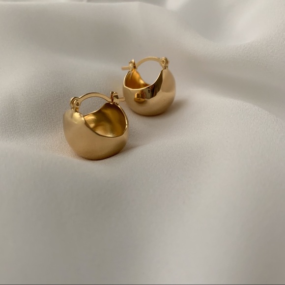 Madison Hoops | 18k Gold Filled - Picture 4 of 10
